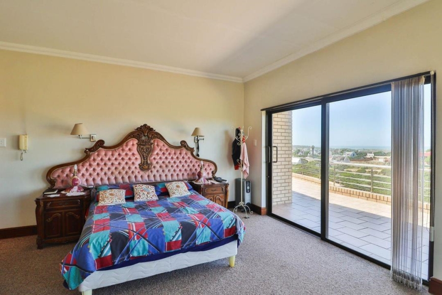 4 Bedroom Property for Sale in Stilbaai Wes Western Cape